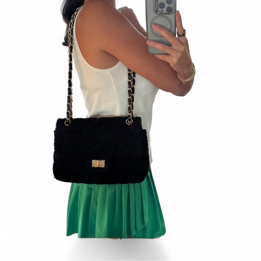 Chic Black Textured Shoulder Bag - image 4